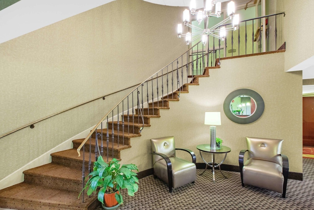 Baymont By Wyndham Harrisburg 25/41