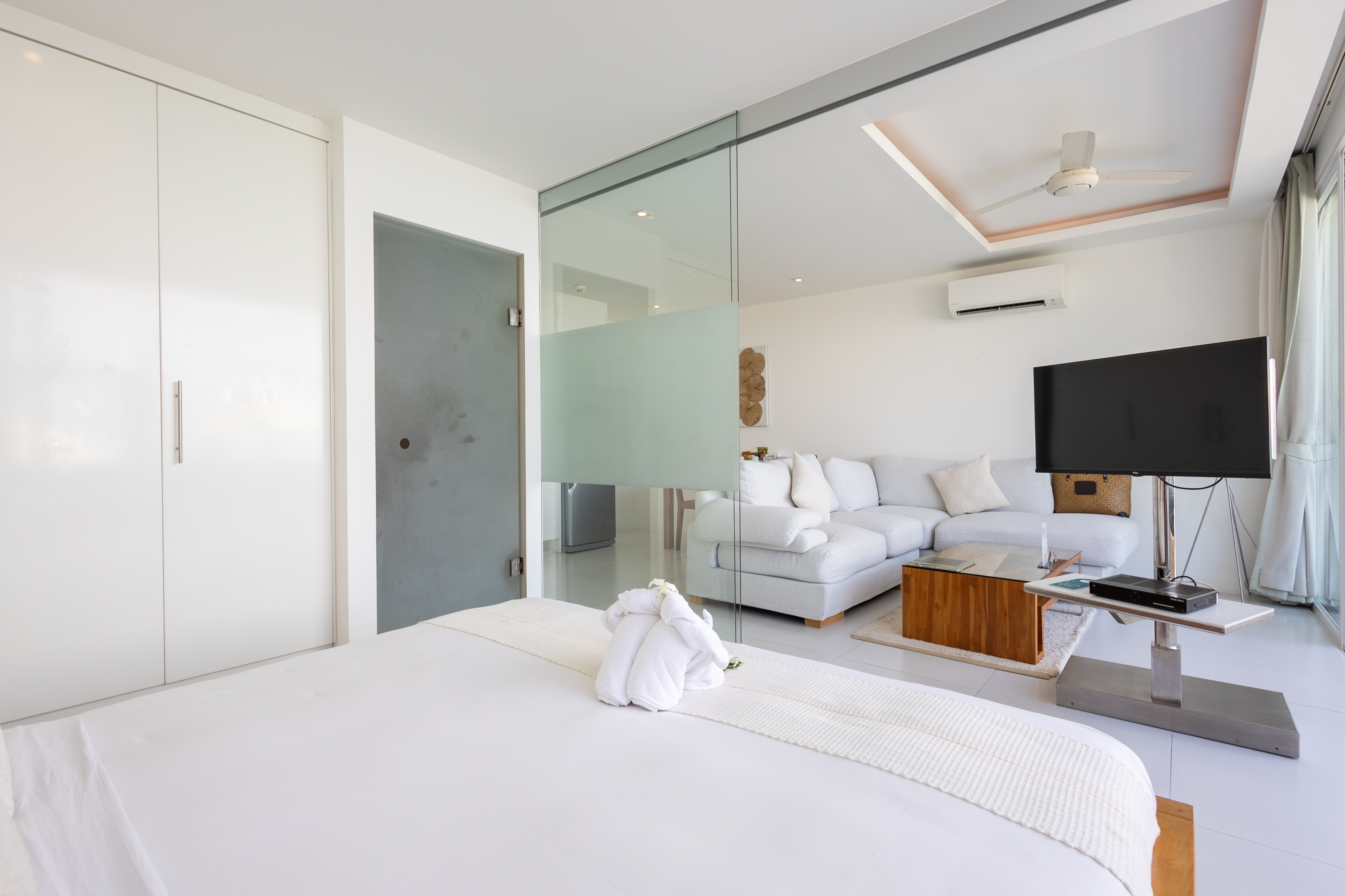 One Bedroom Pool Access