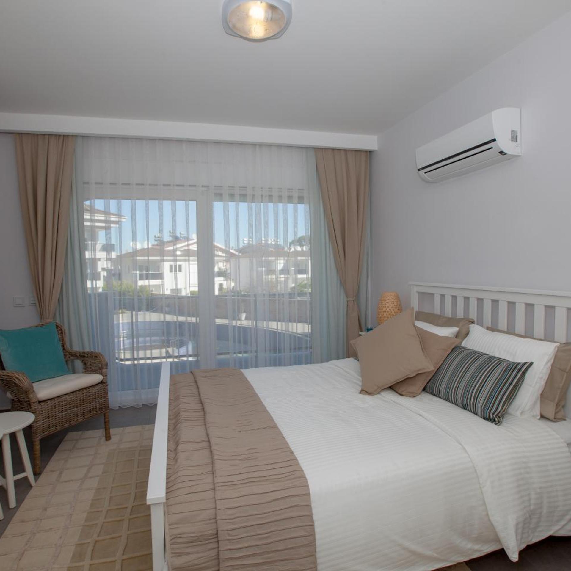 Duplex, Apartment, Garden and Pool View