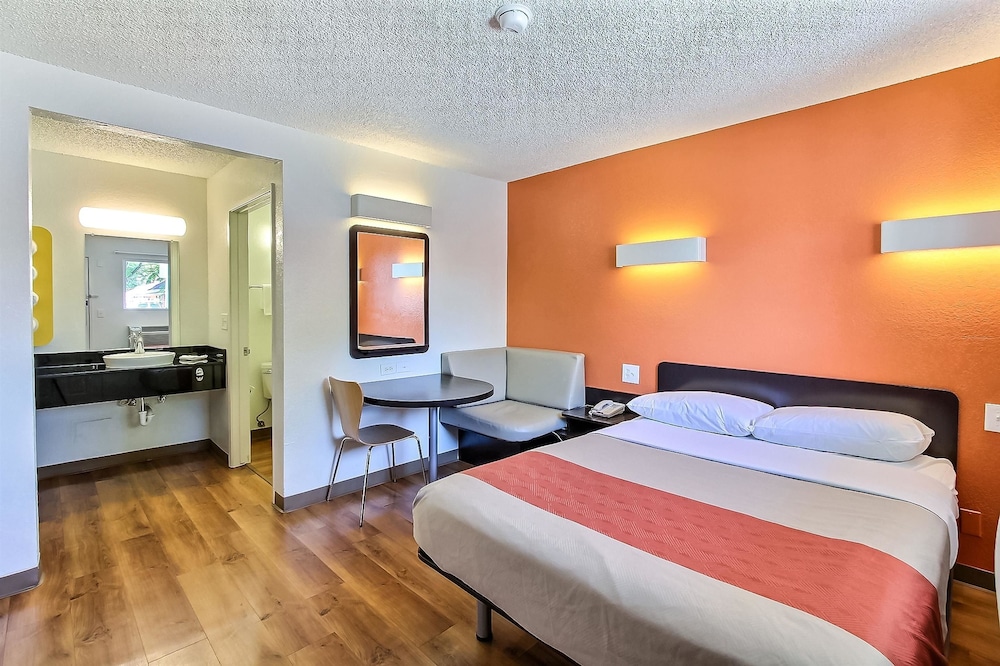 Motel6 San Jose, CA - Airport 25/54