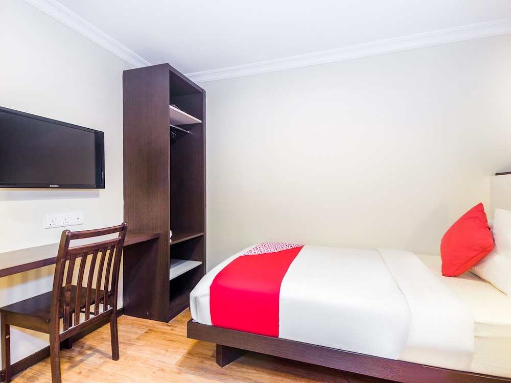 OYO 431 Hotel De Grand Orchard 11/20