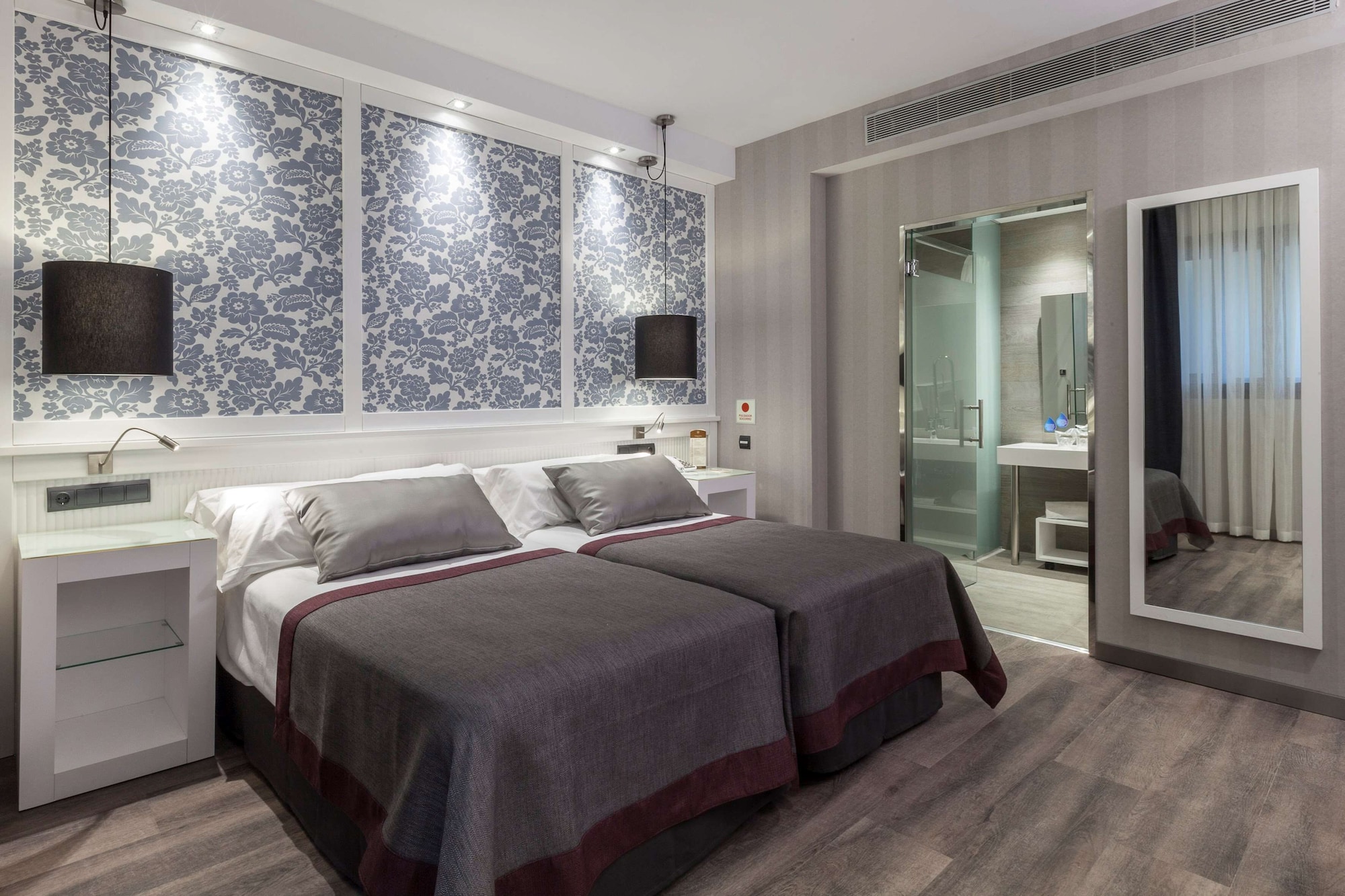 غرفة سوبيريور بسرير كينج بمسبح خاص، Catalonia Excelsior 8/10