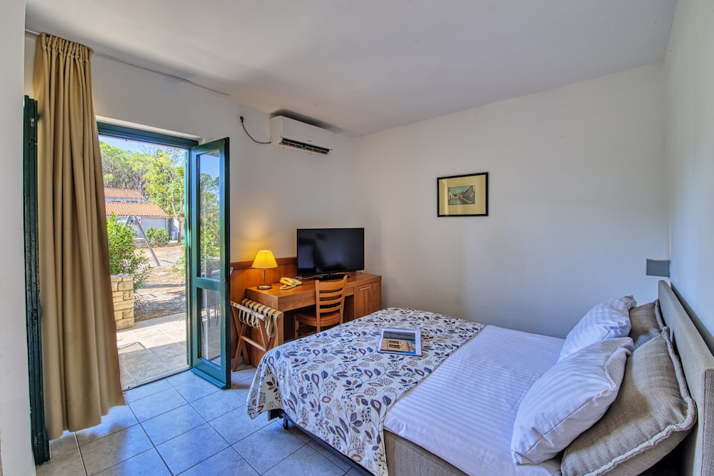 ZATON HOLIDAY RESORT 12/50