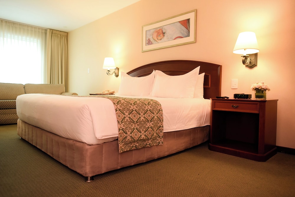 Los Tallanes Hotel Suites 24/70