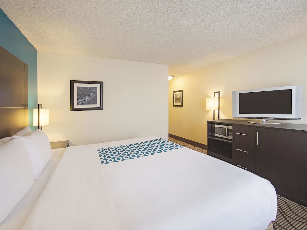 La Quinta Inn & Suites by Wyndham Central Point - Medford 9/48