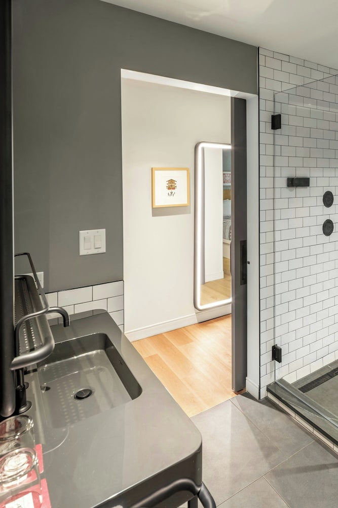Moxy Cincinnati Downtown 22/50