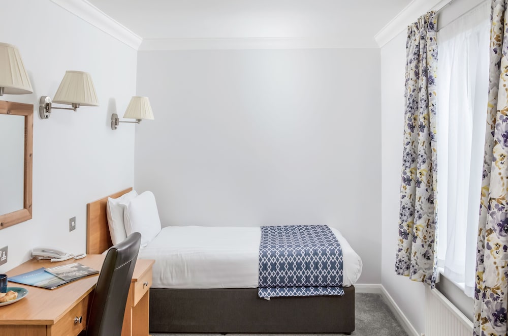 ROOM, SINGLE