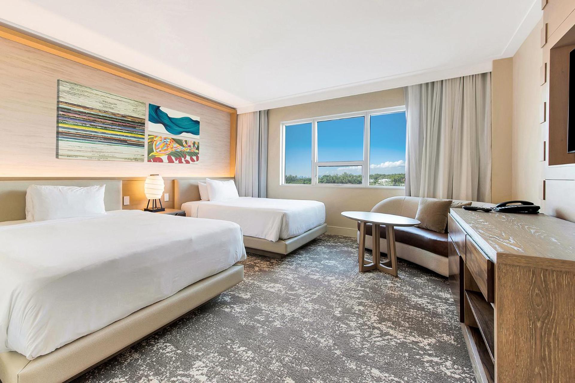 Suite, 2 Queen Beds, Bay View, Balcony