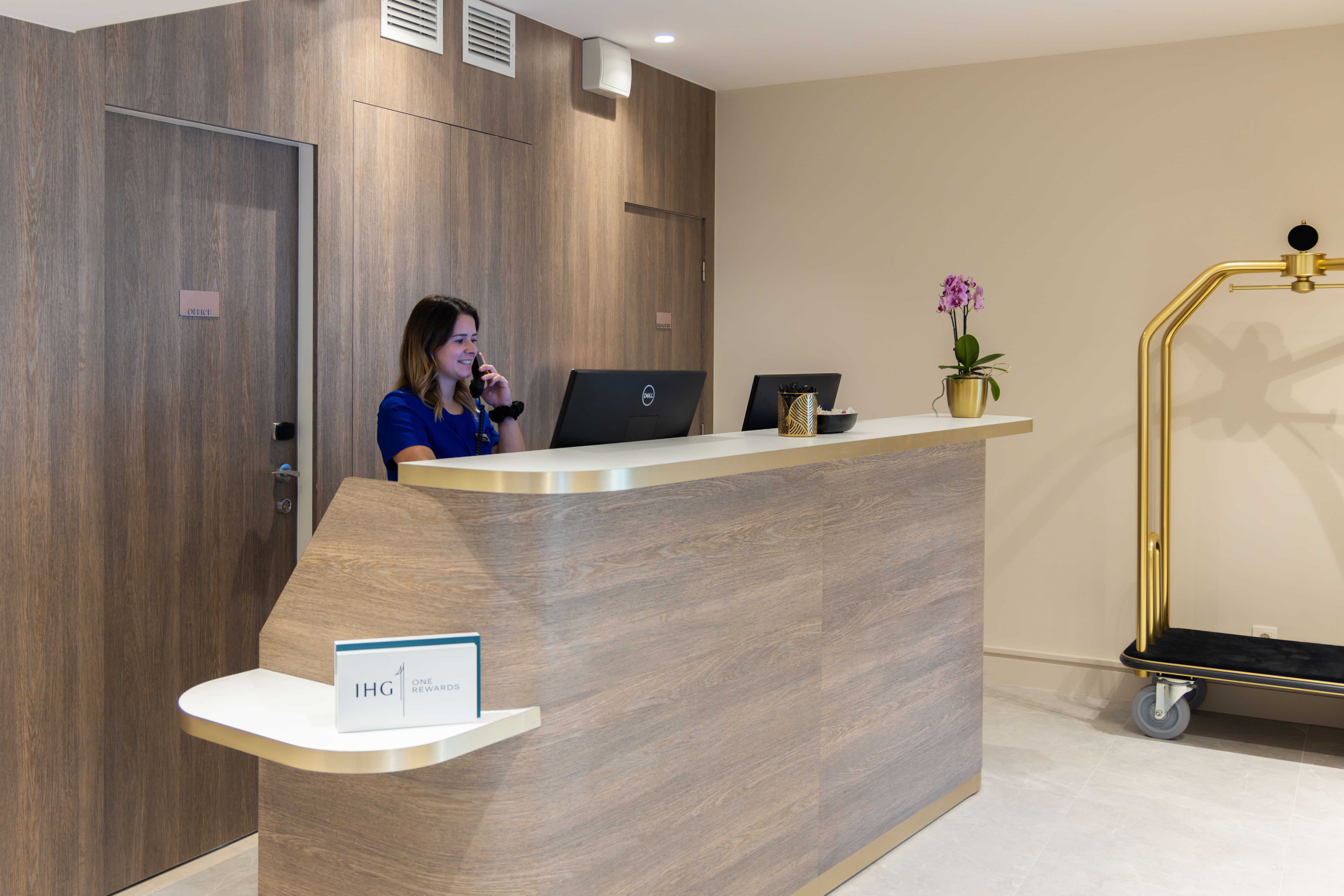 Staybridge Suites Cannes Centre 3/50