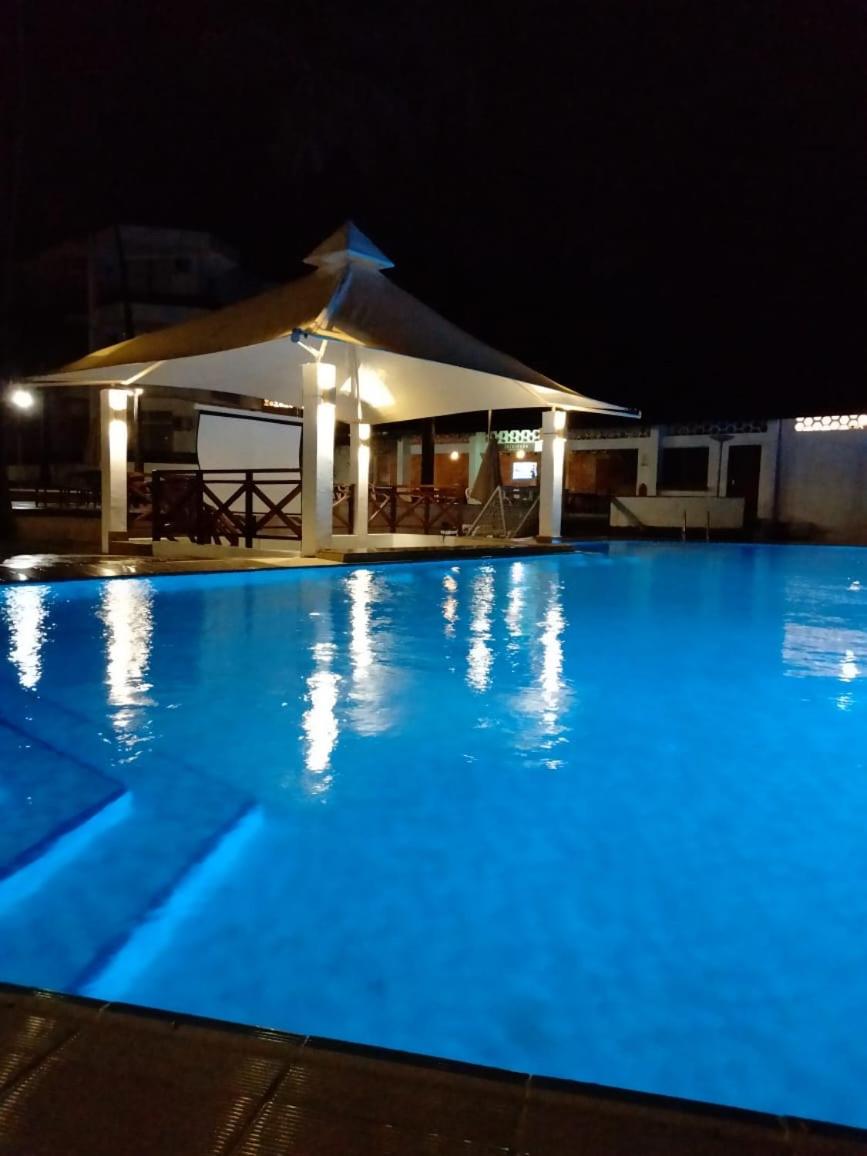 Kenya Bay Beach Hotel 2/46