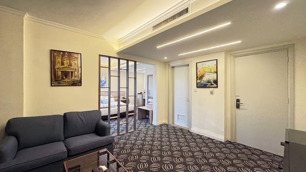 Ammania Hotel 40/55