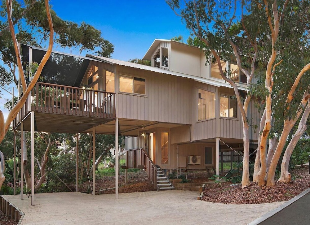 The Oasis Apartments and Treetop Houses 2/47