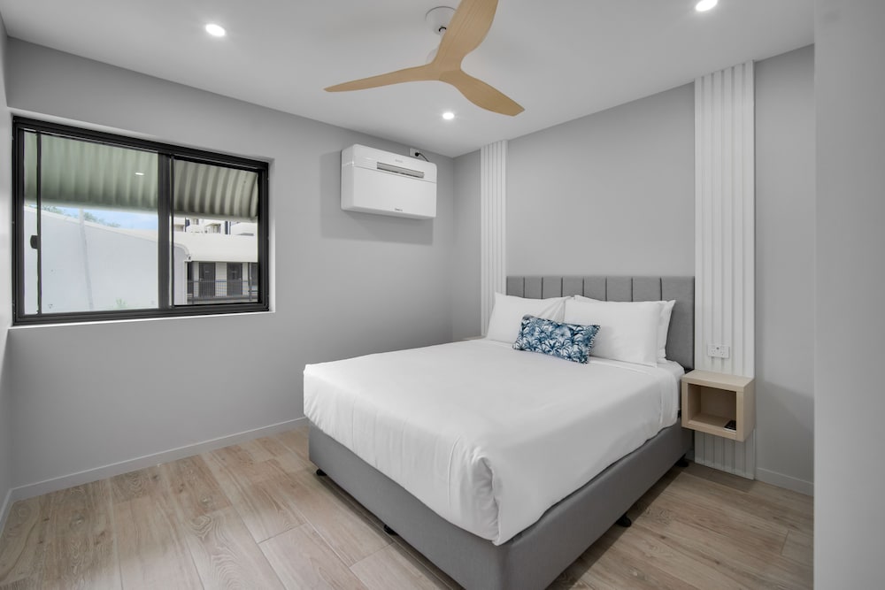 Quattro, Studio, 3 Queen Beds