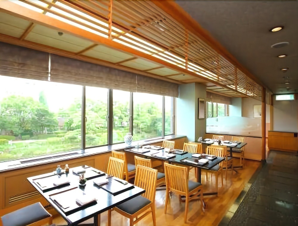 Hotel New Otani Saga 35/50