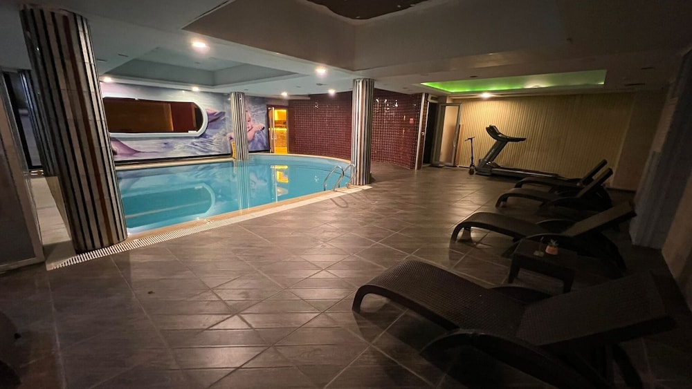 MOX Hotel 24/50