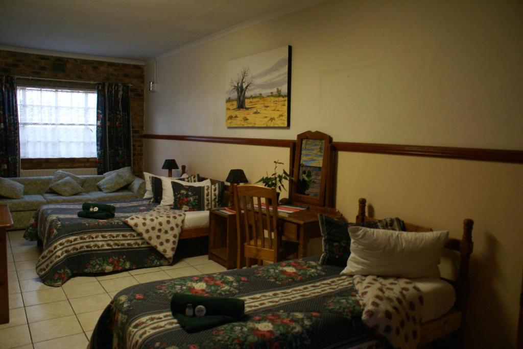 Airport Inn Bed Breakfast And Emerald Guesthouse 16/30