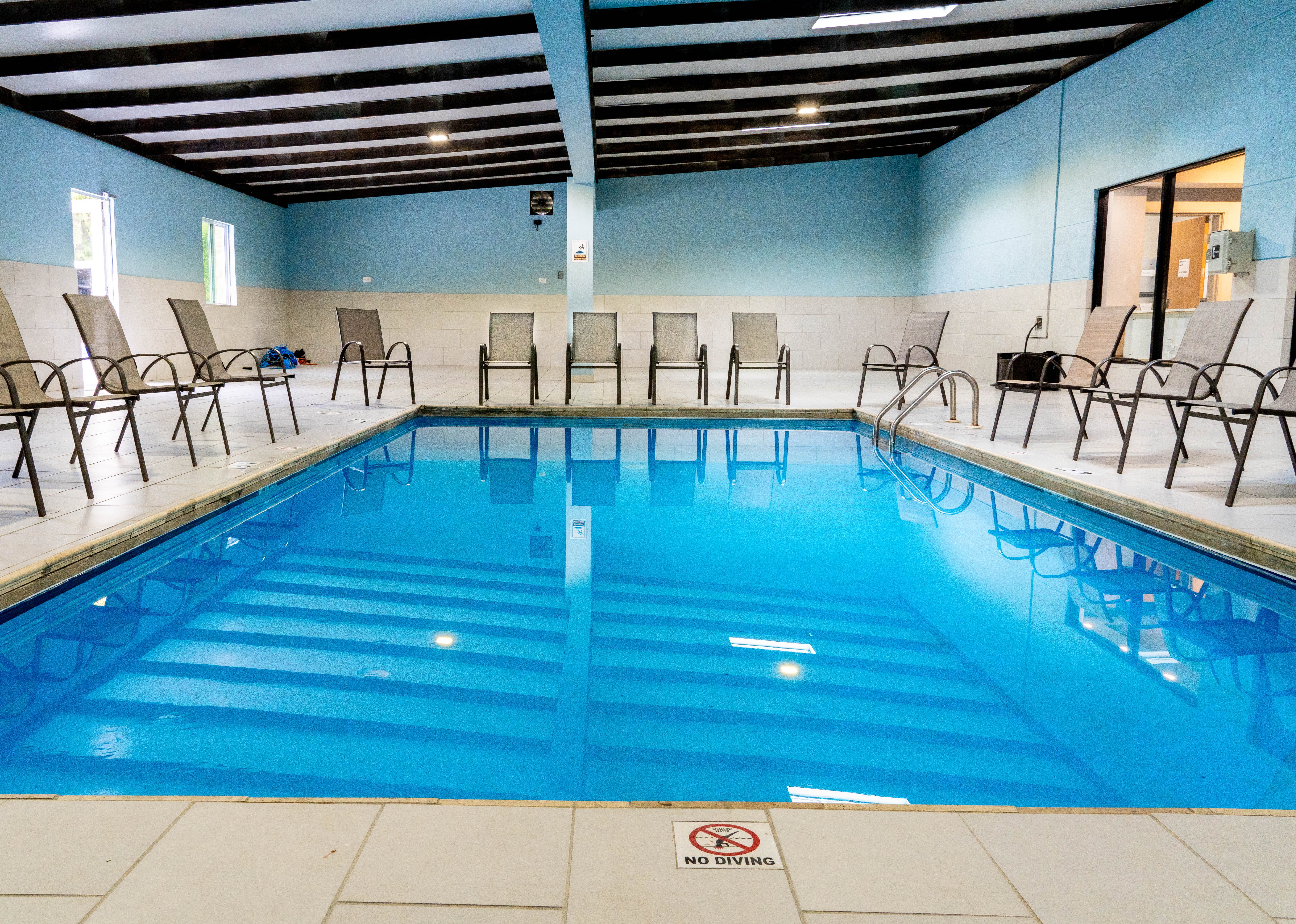 Holiday Inn Express Suites Hiawassee 34/57