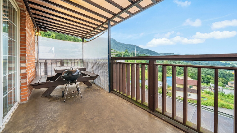 Gapyeong Botanical Pension 45/50