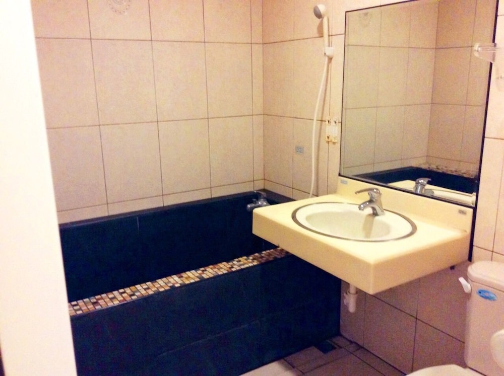 Ming Lu Holiday Hotel 46/50