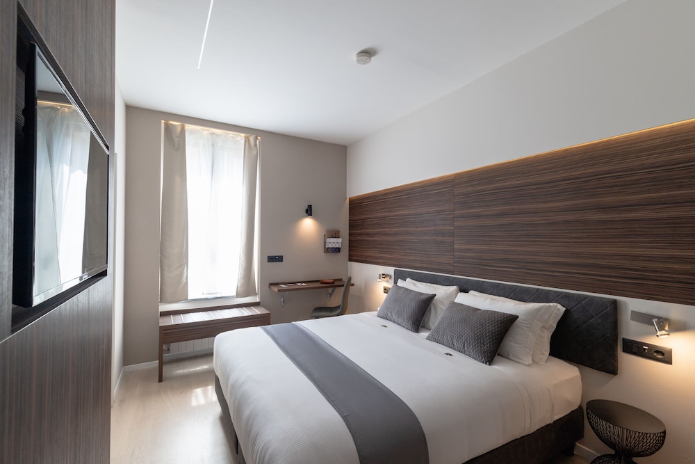Aiello Hotels - Centrale 11/25