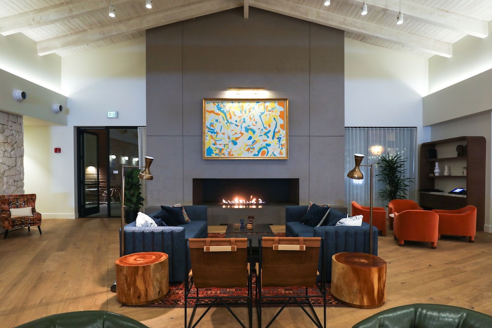 Town and Country Resort 58/80