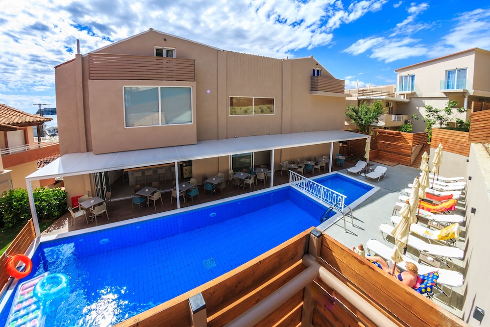 Porto Planos Beach Hotel 6/50