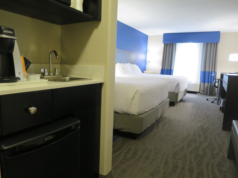Holiday Inn Suites Regina 13/62