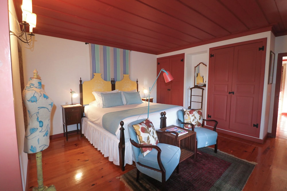 House, Single Bed