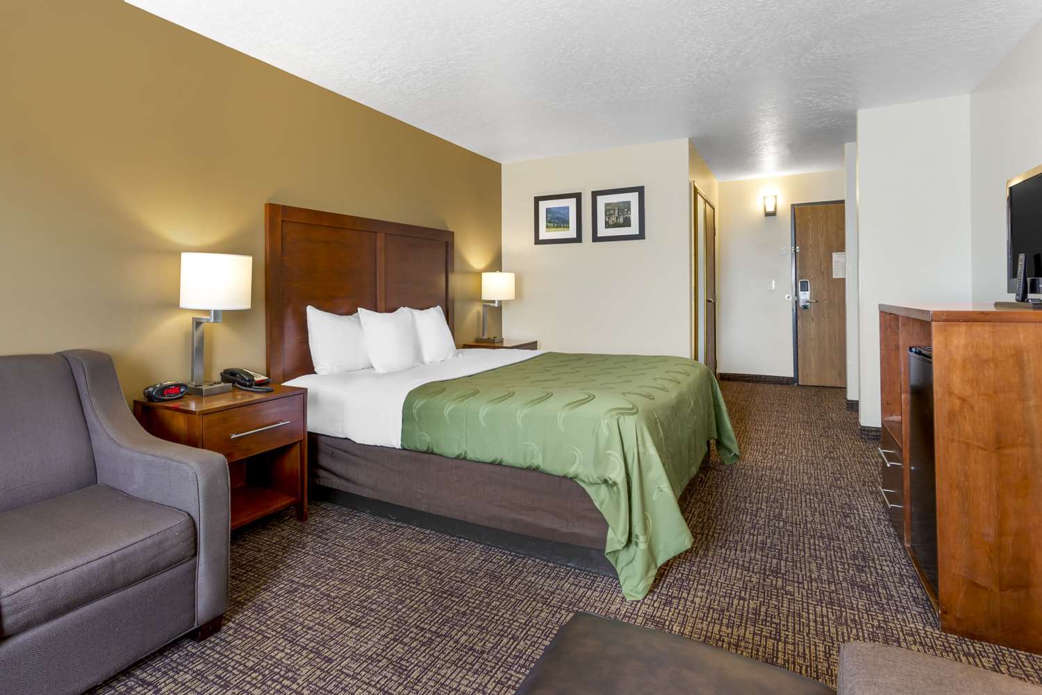 Upgrade, Suite, Queen Bed
