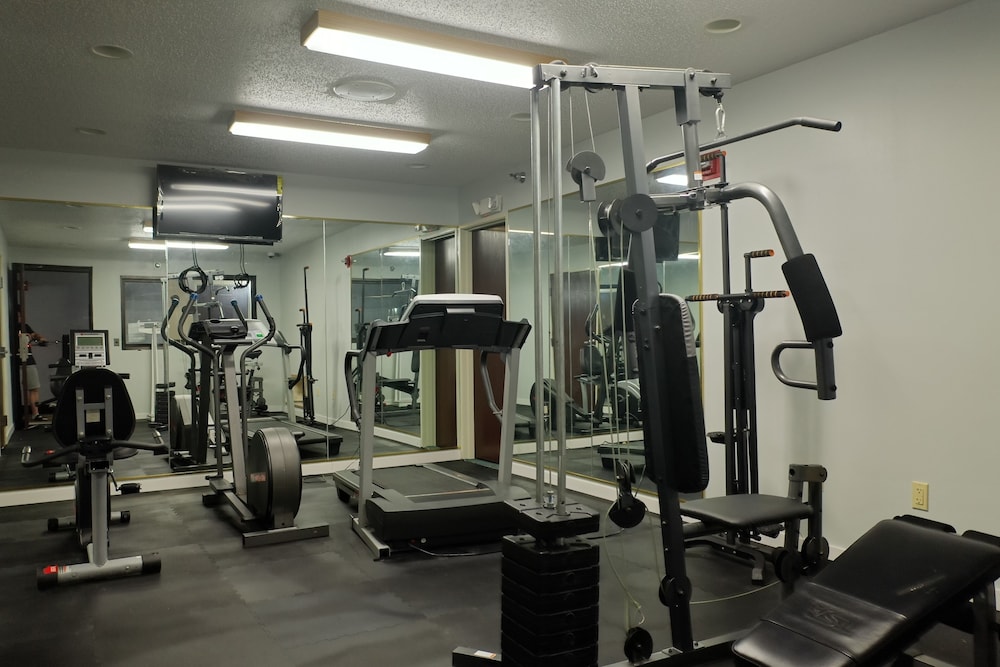 Quality Inn & Suites Woodstock Near Lake Geneva 10/15