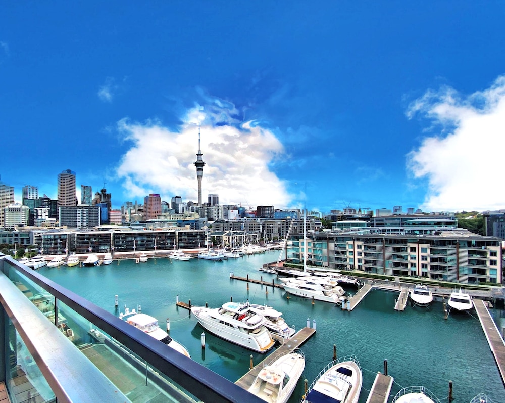 Park Hyatt Auckland 68/71