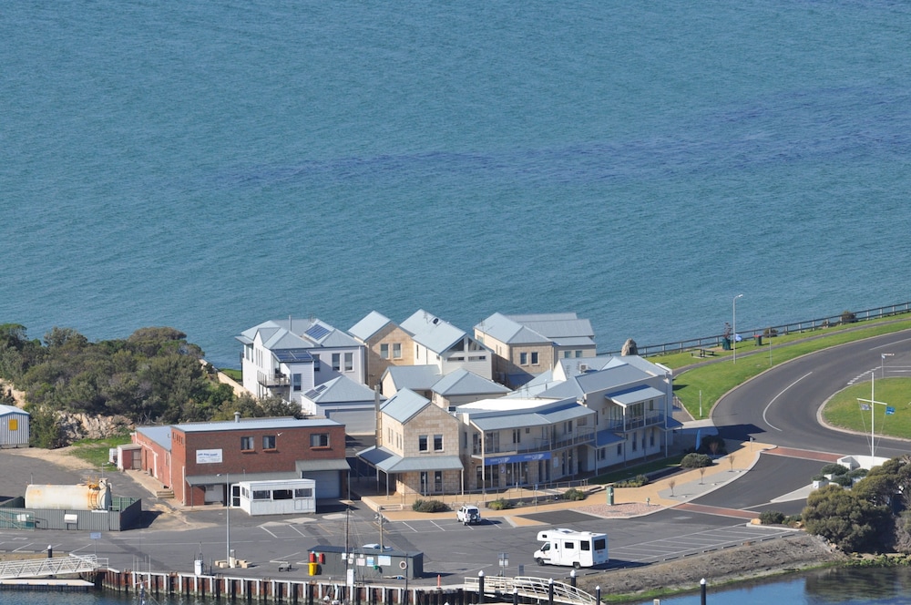 Robe Marina Accommodation 43/50