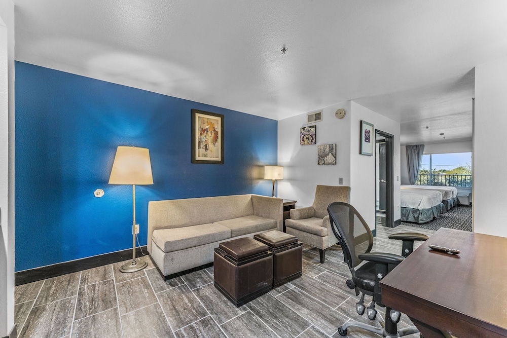 Metro Tempe Extended Stay 39/55