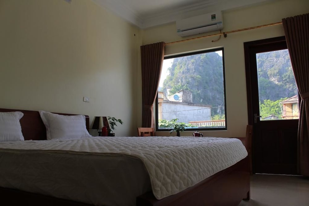 Sierra Homestay 18/65
