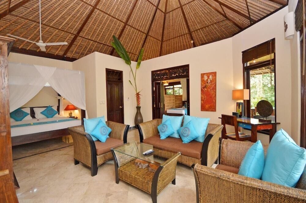 Sama's Cottages And Villas 32/50