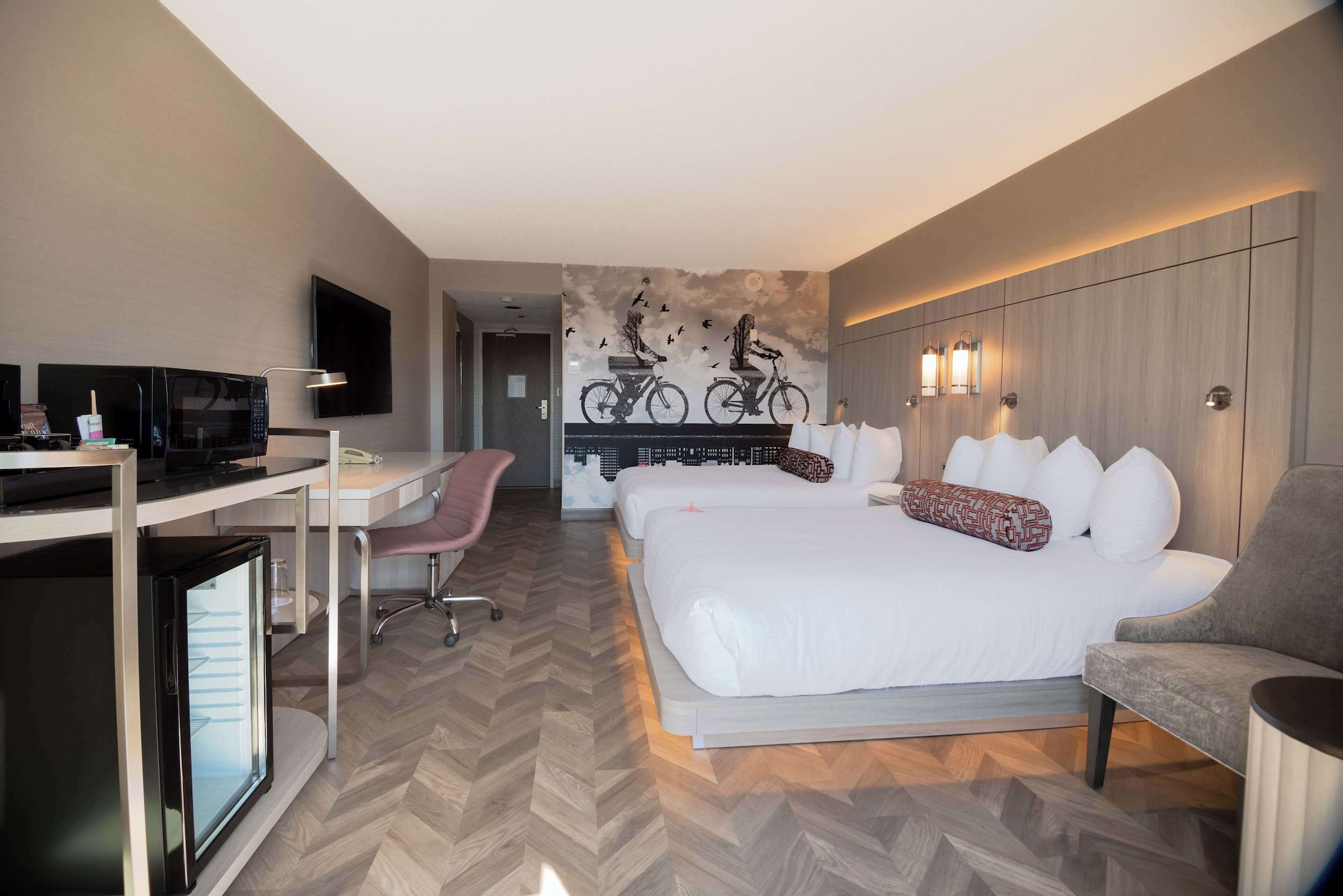 STANDARD, 2 QUEEN BEDS