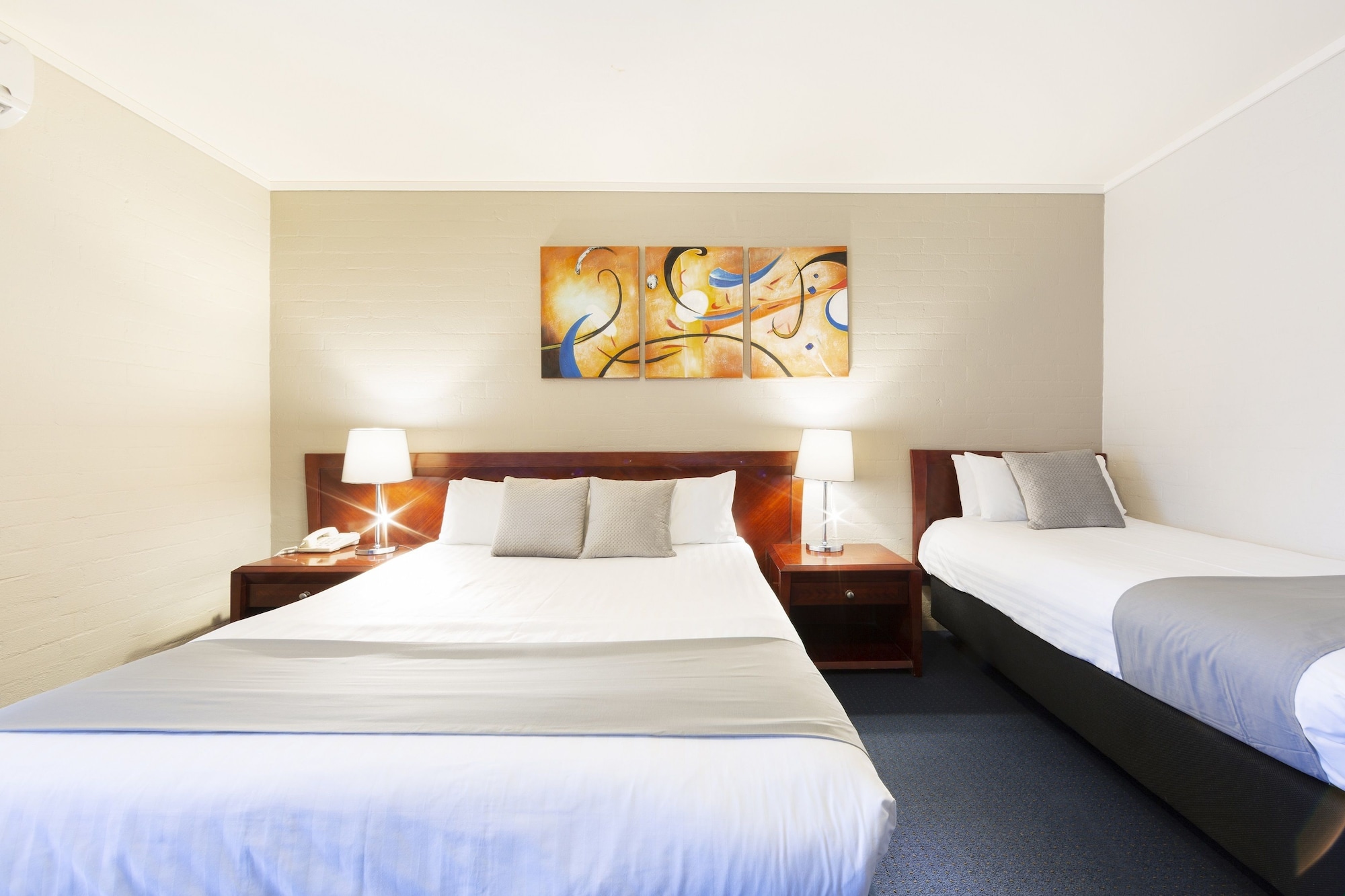 SUPERIOR, KING BED