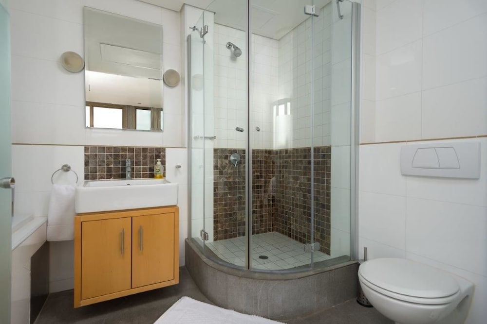 ITC Hospitality Group Two Bedrooms Cartwright's Corner 38/45