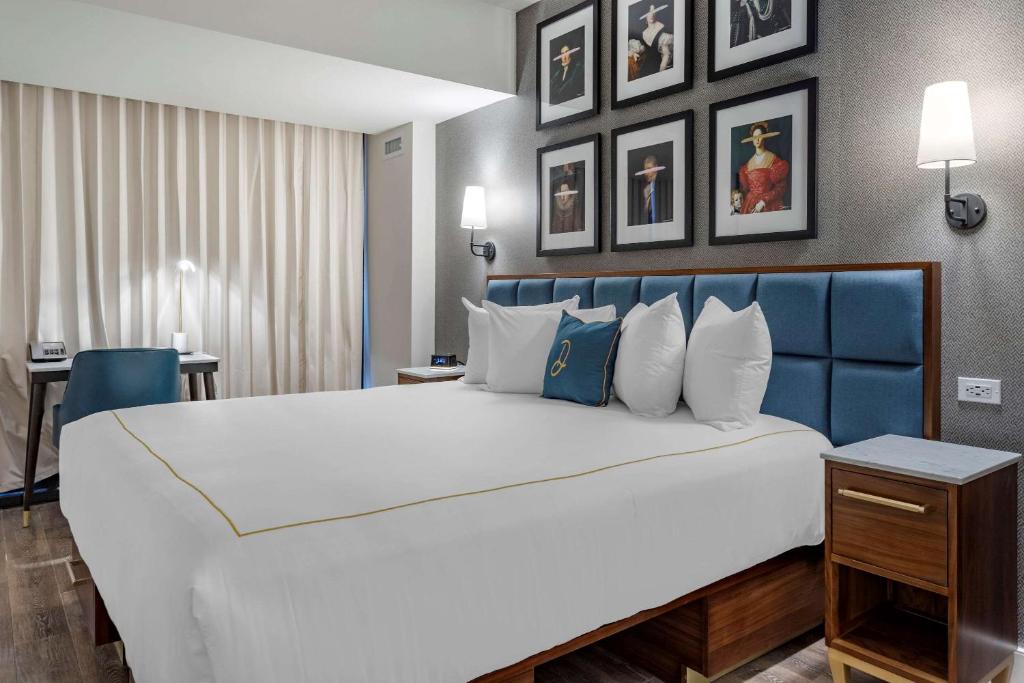 ROOM, KING BED, CITY VIEW, BALCONY, ACCESSIBLE
