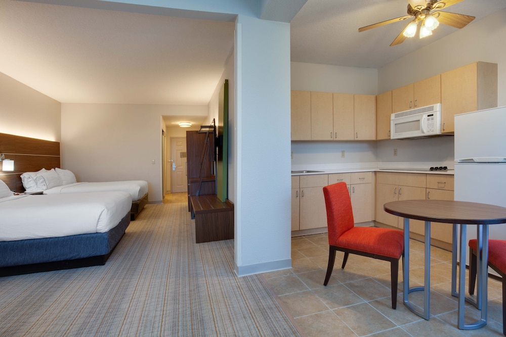 Holiday Inn Express And Suites Orlando International Airport 11/62
