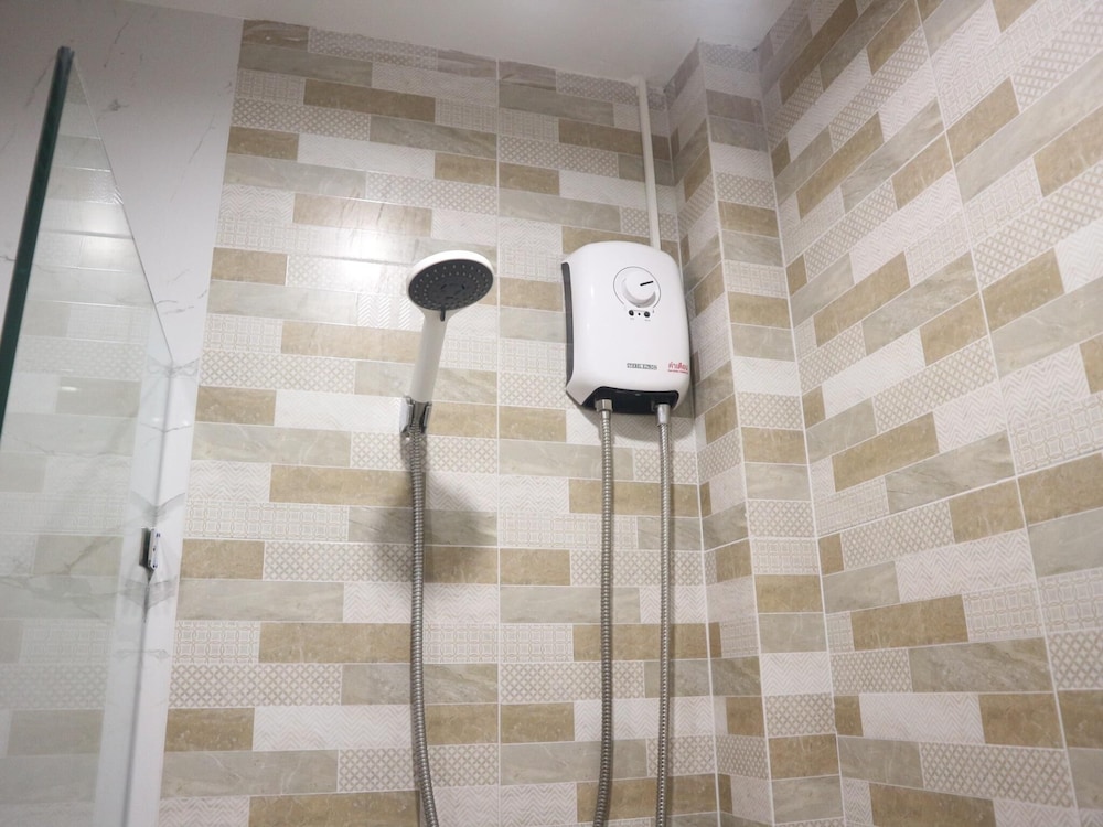 SJ miracle hotel Hatyai 30/50