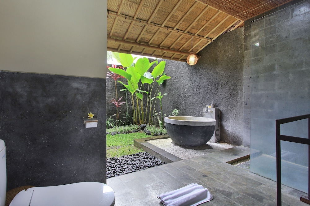 Bucu View Resort 50/50