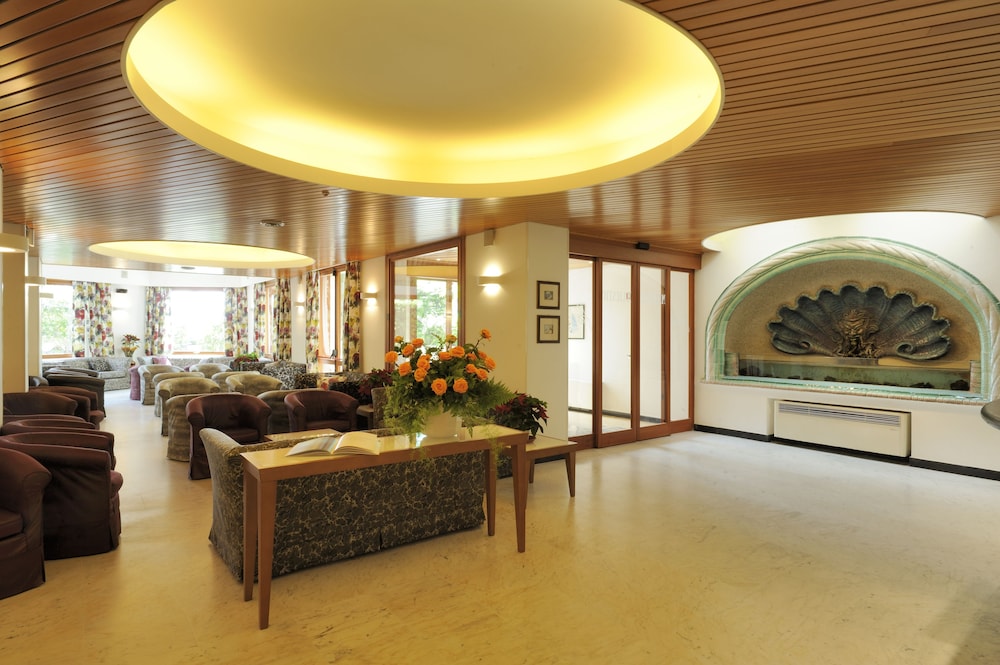 LVG Hotel Collection - Majestic 28/50