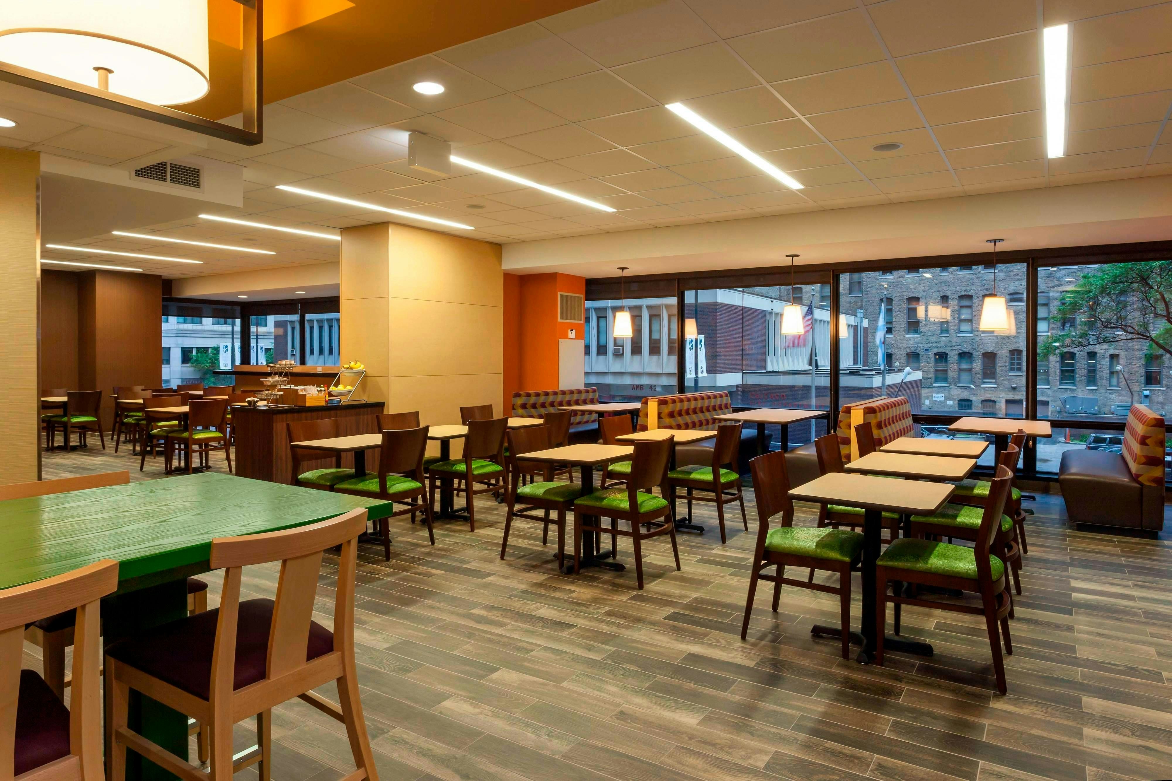 FAIRFIELD INN & SUITES CHICAGO DOWNTOWN/RIVER NORTH 36/47