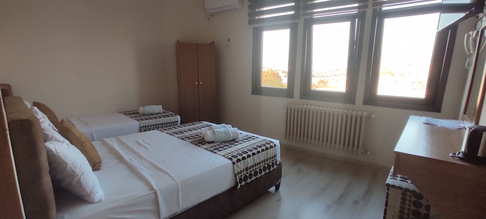 STANDARD, TRIPLE, SEA VIEW