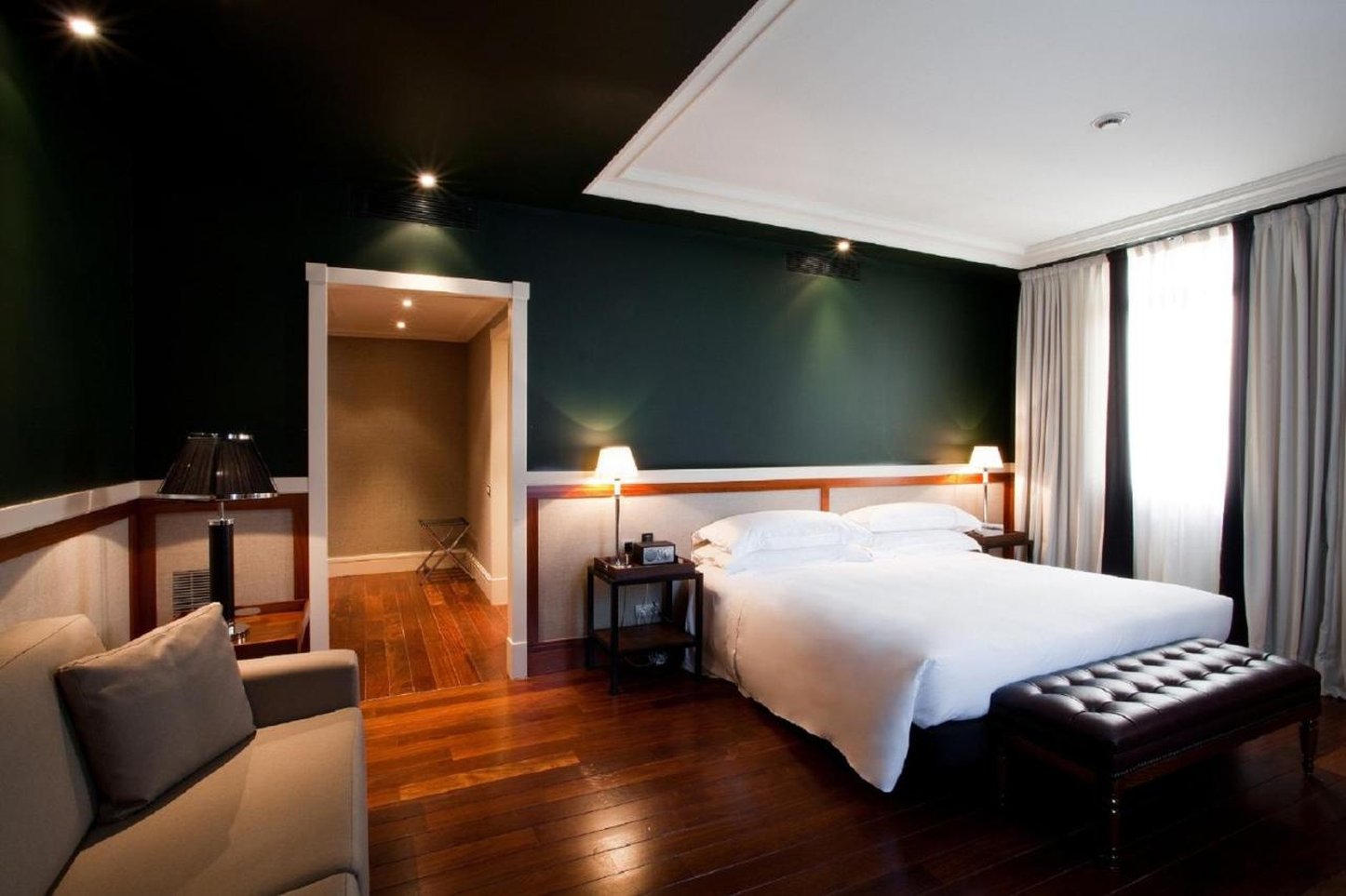Hotel 1898 18/62