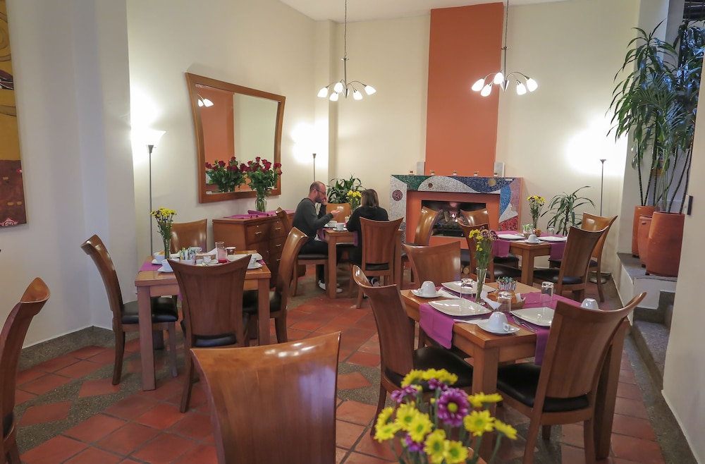 Hotel Casa Deco 20/25