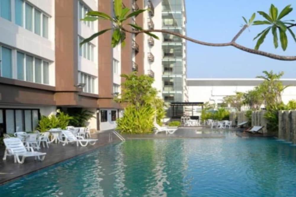 Sunee Grand Hotel And Convention Center 34/41