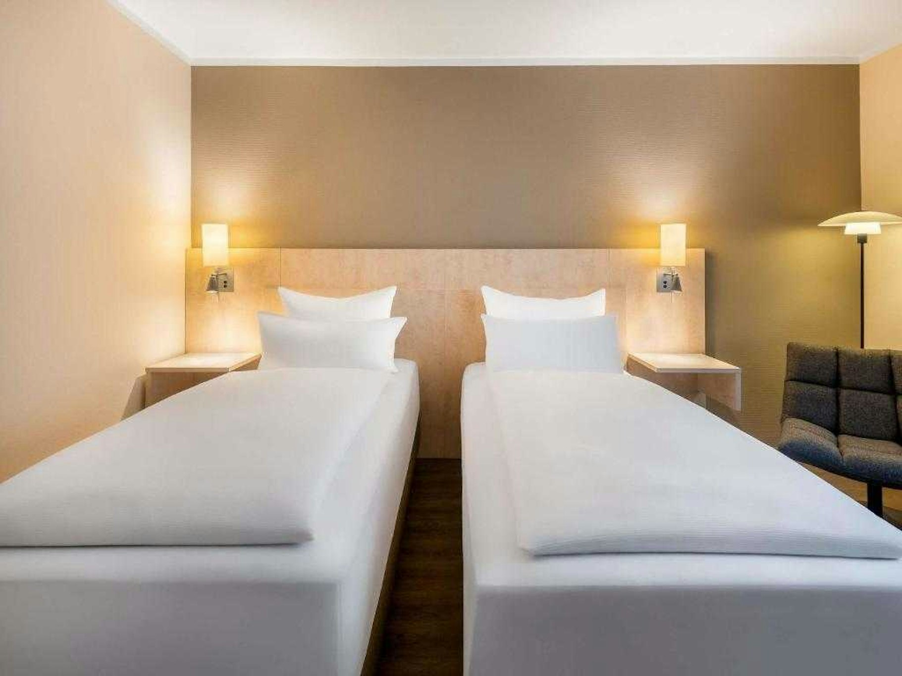 غرفة قياسية بسريرين منفصلين، Mercure Hotel Bielefeld Johannisberg 4/5