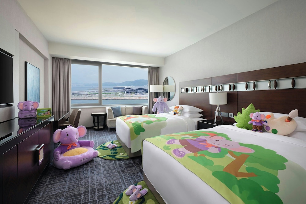 غرفة بسرير كينج بإطلالة على البحر، Hong Kong Skycity Marriott Hotel 3/6